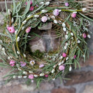Spring wreath / door wreath / table decoration – pussy willow, thyme & eucalyptus on a straw base