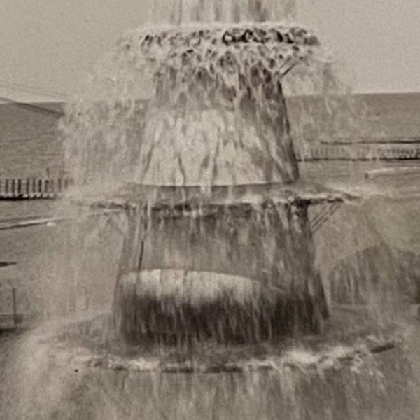 Original Vintage Photograph | The Fountain