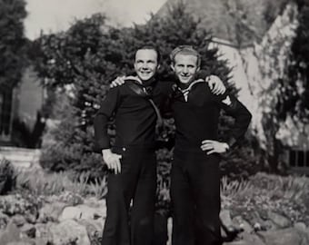 ★１９３０年代＊アメリカ軍＊海軍＊将校用レターオープナー（実物） アメリカ軍のハンサムな海軍仲間が写真ブースで抱き合う写真 1940 年代