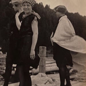 Originalt antikt fotografi | Kylig dag på kajen
