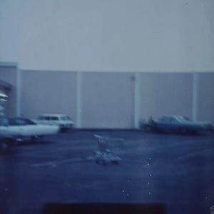 Oryginalna kolorowa fotografia vintage | Zagubiony koszyk