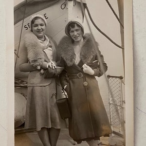 Original Vintage Photograph Helene & Priscilla image 2