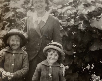 Original Antique Photograph | Edna & Abby