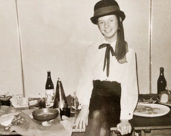 Original Vintage Photograph | The Bar Maid