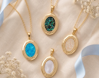 Collar con relicario personalizado para foto, relicario de ópalo brillante, relicario ovalado dorado con foto en el interior, regalo conmemorativo personalizado para ella, regalo para damas de honor