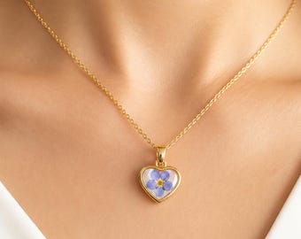 Halskette mit echtem Vergissmeinnicht-Herz, personalisierter Anhänger mit Namensgravur und getrockneten Blumen, Erinnerungsgeschenk zum Gedenken an eine Fehlgeburt, Schmuckstück als Andenken für Sie