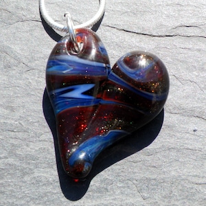 Wisiorek w kształcie serca ze szkła, naszyjnik z biżuterią Flamework Lampwork, ręcznie dmuchany, Boro SRA, lśniący, czerwony, niebieski, zielony, biały