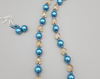 Ensemble de boucles d'oreilles avec collier de perles bleu sarcelle et perles de verre champagne