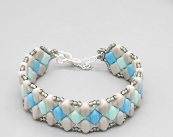 Pulsera de cuentas de cristal checo en tonos agua y menta: cuentas pastel, banda ajustable