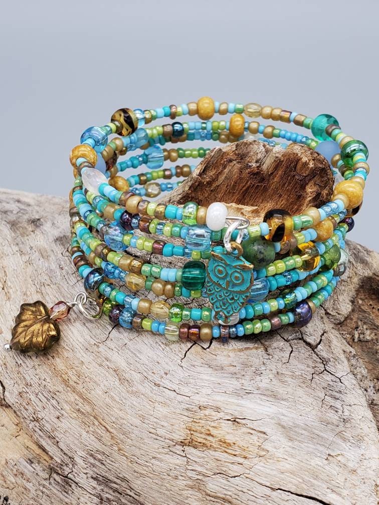Boho Chic Memory Wire Bracelet: Owl & Leaf Charms, Multi-Color