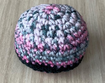 Pelota de ganchillo Hacky Sack rosa, negro y gris combinados