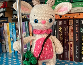 Peluche de cabra de ganchillo: Muñeca amigurumi para coleccionistas de snacks femeninos