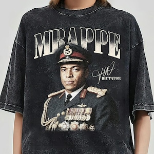 Kylian Mbappé Dictator Signature World Soccer Vintage T-shirt, Retro voetbalshirt afbeelding 1