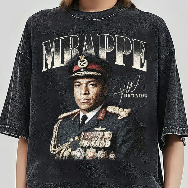 Kylian Mbappé Dictator Signature World Soccer Vintage T-shirt, Retro voetbalshirt afbeelding 1