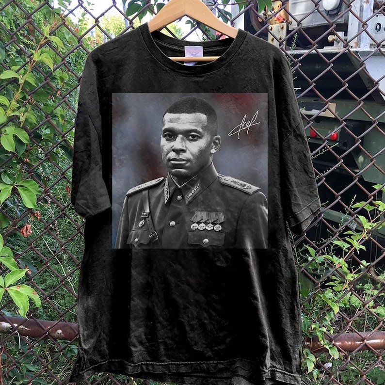 Mbappé meme T-shirt, grappig dictator T-shirt, cadeau voor voetbalfans, humoristische kleding afbeelding 3