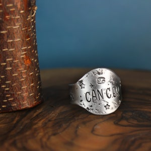 Bague zodiaque cancer, cadeau 21e anniversaire pour elle, bijoux estampés à la main, cadeaux personnalisés