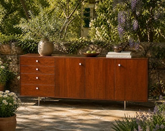 Aparador de palisandro de los años 50, aparador moderno de mediados de siglo, consola buffet danesa con mueble de almacenamiento.