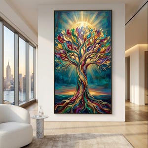 Peut inclure: Peinture encadrée d'un arbre aux feuilles colorées et au tronc doré. L'œuvre présente un soleil rayonnant en arrière-plan, sur fond de ciel turquoise et orange. La peinture est exposée dans un espace de vie moderne et bien éclairé.