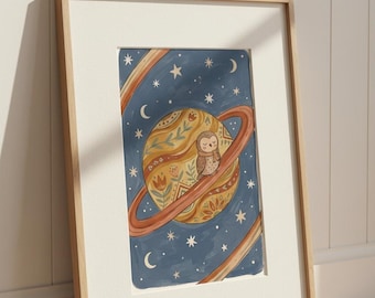 Sömnig uggla på Saturnus-tryck, boho rymdbarnrumsväggkonst, himmelsk barnrumsdekor, nyckfull stjärnmåneposter, digital nedladdning