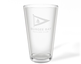 Vaso de pinta con el logotipo del club grabado / 16 onzas