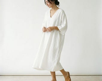 Abito caftano in lino da donna, abito midi minimalista dalla vestibilità ampia, abito in lino oversize con scollo a V, abito estivo rilassato
