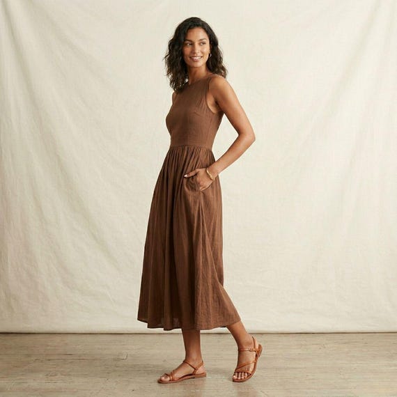 Minimalist Linen Midi Dress with Pockets - Elegant Sleeveless Summer Outfit