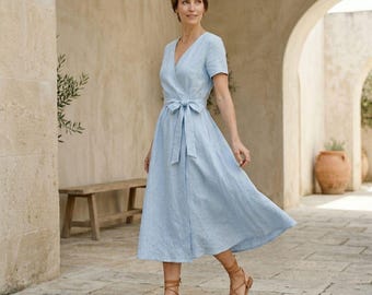Abito midi a portafoglio in lino da donna, abito estivo minimalista, abito a trapezio a maniche corte, outfit casual per le vacanze.