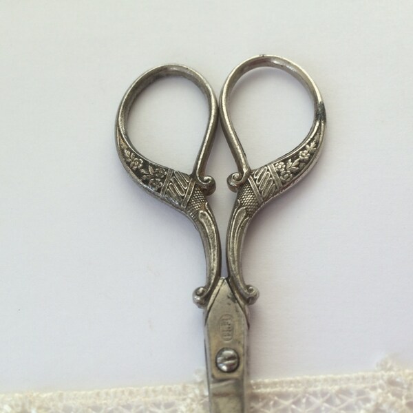 Antique  lovely Ornate Sewing/ Embroidery Scissors