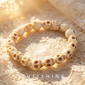 White Resin Skull Beaded Stretch Bracelet, Gothic Unisex Adjustable 15-16cm Bracelet for Men Women
