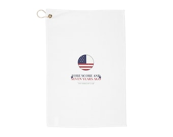 Toalha de golfe com estampa da bandeira americana e bola de golfe | Pontuação patriótica de sete anos atrás