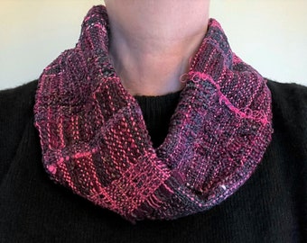 Handwoven Mobius Scarf – infinity scarf – cowl – Saori weaving