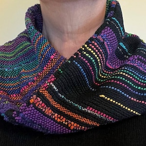 Handwoven Mobius Scarf – infinity scarf – cowl – Saori weaving