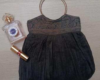 Vintage avondclutch in art-decostijl - geplooide matte crêpevoile en messing