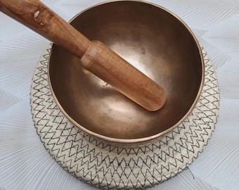 Antica ciotola tibetana sonora, realizzata a mano in bronzo - 13 cm / 501 g - Lunga risonanza (24 sec) - Meditazione, yoga e terapia del suono