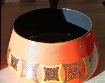 Caquelon à Fondue Vintage Orange 1970 - Décor Géométrique Fleurs - Acier Émaillé et Manche Bois Fixe - Cuisine Rétro Pop