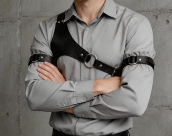 Arnés de hombro único de cuero negro para hombre