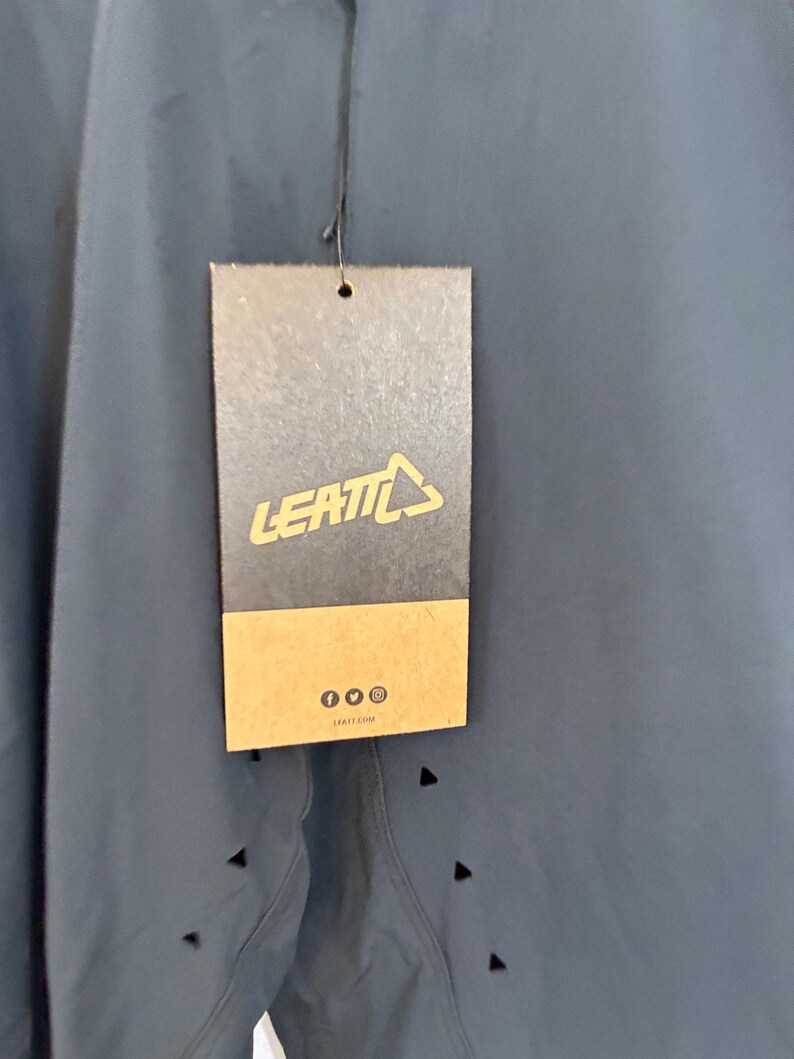 Pantalones de ciclismo de montaña Leatt MTB Trail para hombre, talla XXL, color negro, nuevos con etiquetas. Pantalones técnicos de ciclismo, moto y uso general de Gorpcore. imagen 3