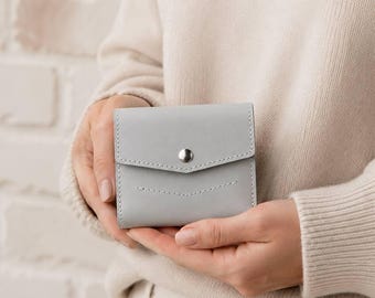 Compact Leather Wallet for Women and Men, Handmade Genuine Leather Bifold Wallet, Small Snap Wallet