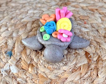 Compañeros de escritorio: tortugas de coral de arcilla