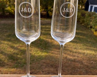 Personalized Etched Glassware | Custom Champagne Flutes, Wine Glasses & Beer Glasses | Wedding Gift, Bridal Party, Anniversary, Housewarming