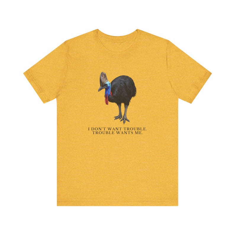 Trouble Finds Me First Shirt, Funny Cassowary Tee, Dangerous Bird Gift, Australian Wildlife Graphic T-Shirt, Bird Nerd afbeelding 9