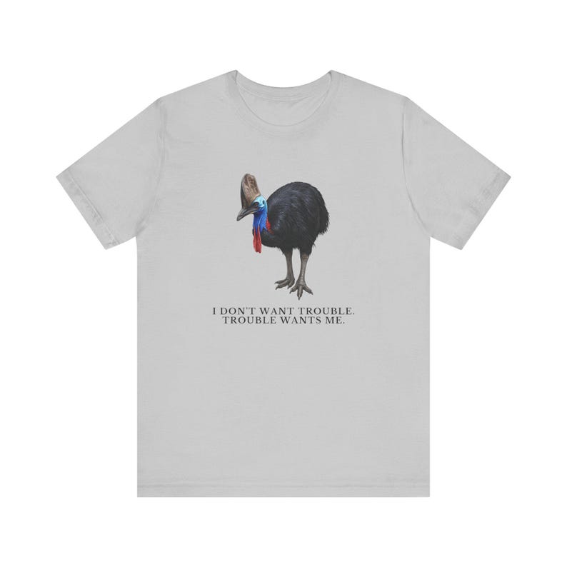 Trouble Finds Me First Shirt, Funny Cassowary Tee, Dangerous Bird Gift, Australian Wildlife Graphic T-Shirt, Bird Nerd afbeelding 6