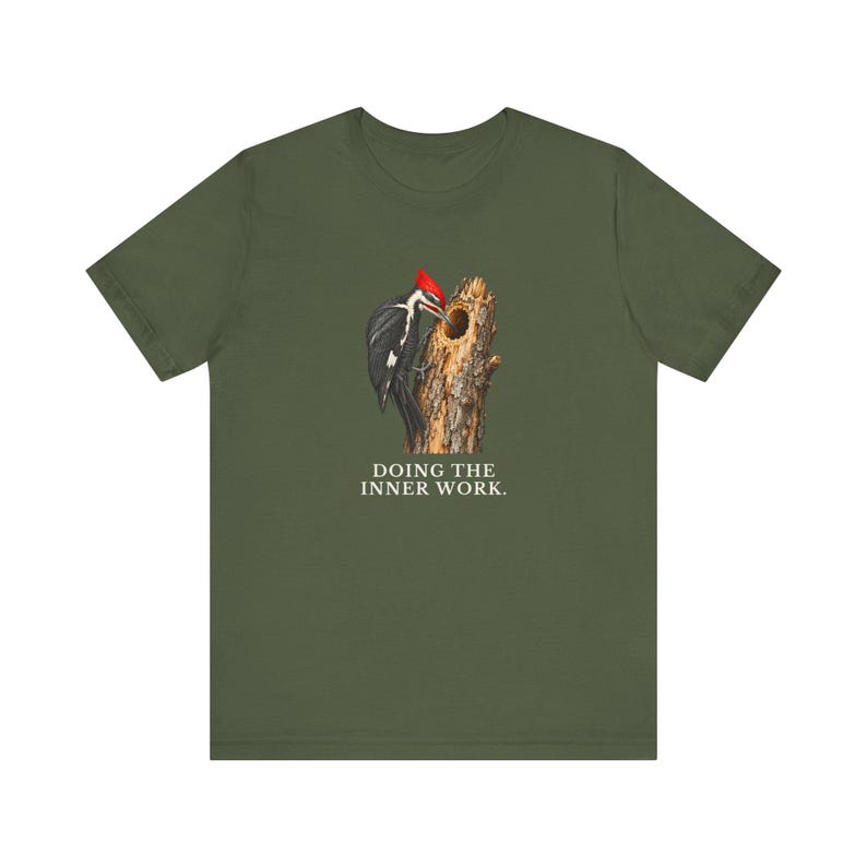 Doing The Inner Work Woodpecker T-Shirt Bild 3