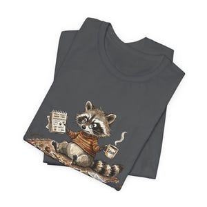 Feral But Functional Graphic Tee - Funny Raccoon Burnout Gift afbeelding 14
