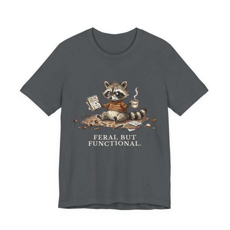 Feral But Functional Graphic Tee - Funny Raccoon Burnout Gift afbeelding 13