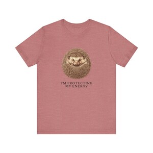 Protecting My Energy Hedgehog T-Shirt Bild 3