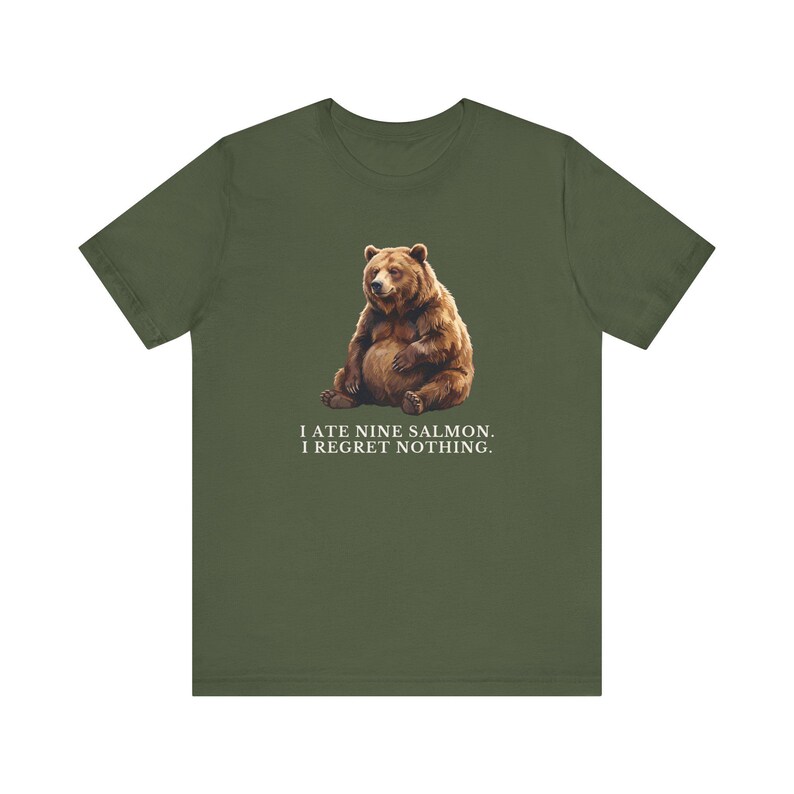 No Regrets Bear Shirt, Funny Grizzly Bear Tee, Salmon Lover Gift, Outdoorsy Humor Graphic T-Shirt, Wildlife Tee bild 10