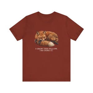 I Grew This Pillow Shirt, Funny Red Fox Tee, Sleepy Nap Lover Gift, Cottagecore Animal Graphic T-Shirt, Cute Fox bild 7