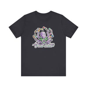 Camiseta con estampado de pulpo meditativo haciendo malabares - Regalo para cefalópodos en estado de flujo imagen 8