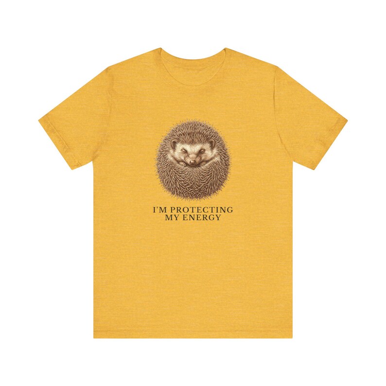 Protecting My Energy Hedgehog T-Shirt Bild 8